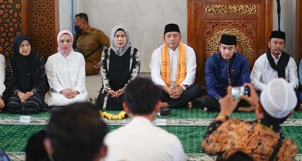 Safari Ramadhan, Bupati Serang Turunkan Bantuan Keagamaan