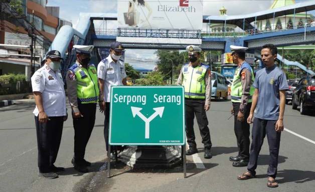 Pemkot Tangerang Pasang Rambu Petunjuk Jalan Jalur Mudik