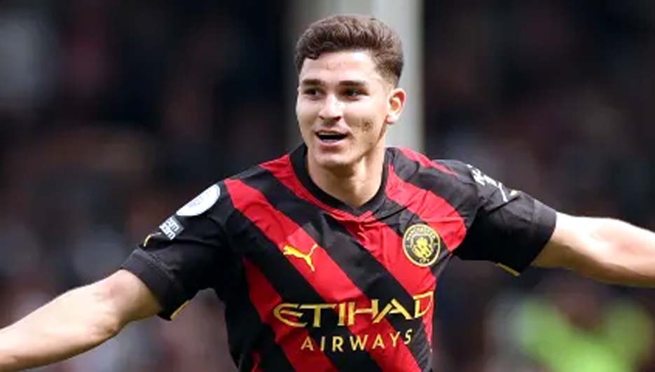 Gol Julian Alvarez Membawa ManCity ke Puncak Klasemen Liga Premier