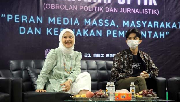 Seminar Optik, Asah Pola Berpikir Kritis Pada Dunia Politik Lewat Jurnalistik