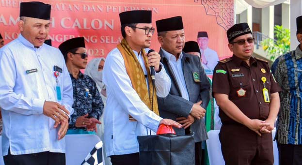 Pilar Saga Lepas Keberangkatan 385 Calon Jemaah Haji Tangsel