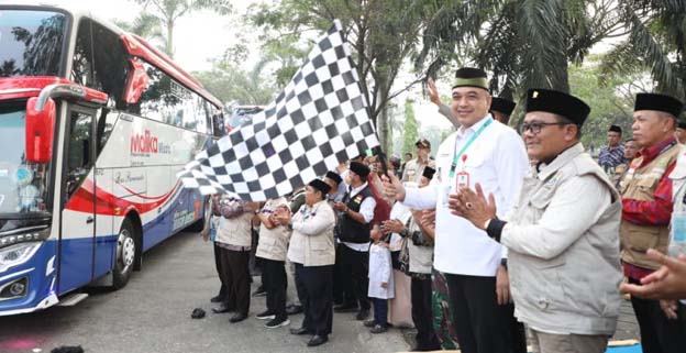 Bupati Zaki Lepas 384 Jamaah Haji Asal Kabupaten Tangerang