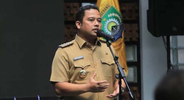 Walikota Arief Serahkan Dana Hibah Bantuan Kepada 10 Parpol