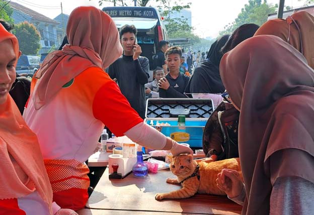 DKP Kota Tangerang Bersama Mahasiswa Budi Luhur Gelar Vaksin Rabies Gratis