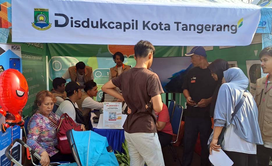 Berikan Pelayanan Prima, Disdukcapil Kota Tangerang Buka Stand Pelayanan Digital
