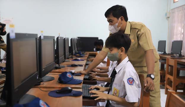 Pemkot Tangerang Gratiskan Biaya Sekolah 73 SD dan 73 SMP Swasta