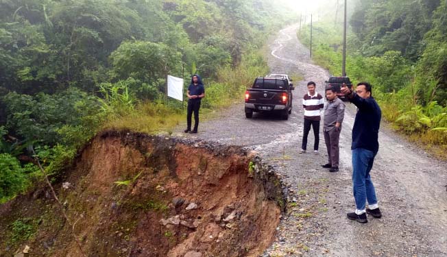 Pemprov Banten Tangani Titik Longsor Ruas Jalan Ciparay-Cikumpay