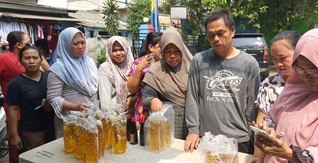 Mobil Si Jampang Keliling Jual Sembako Dibawah Harga Pasar