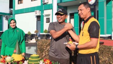 Kapolres Metro Beri Kejutan Ulang Tahun untuk Dandim 0506/TGR