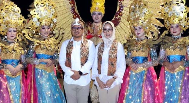 Pilar Saga Kenalkan Batik Khas Tangsel di Karnaval Budaya Apeksi