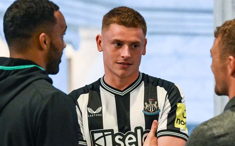 Newcastle United Menandatangani Harvey Barnes dari Leicester City