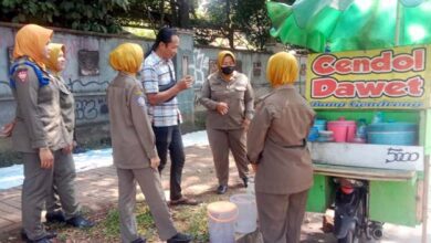 Satpol PP Imbau PKL Tidak Berjualan di Trotoar Puspemkab Tangerang