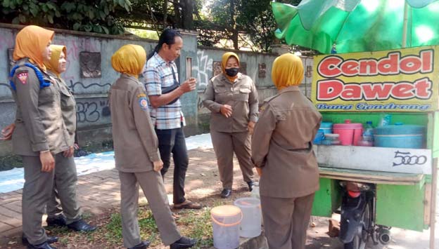 Satpol PP Imbau PKL Tidak Berjualan di Trotoar Puspemkab Tangerang
