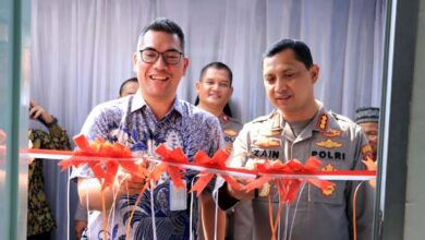 Kapolres Serahkan Kunci Bedah Rumah Warga Lewat Program Polri Peduli