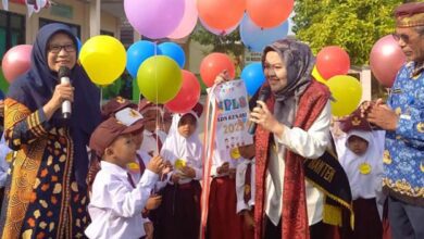 Bunda PAUD Tine Al Muktabar Apresiasi Muatan Lokal Pencak Silat SD