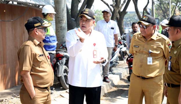 Zaki Tinjau Pembangunan Jalan Raya Dadap dan Gedung BLK di Kosambi