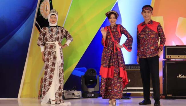 Ketua PKK Kenalkan Batik Khas Kabupaten Tangerang di APKASI