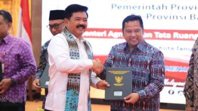 Menteri ATR/BPN Serahkan 75 Sertipikat Tanah Milik Pemkot Tangerang