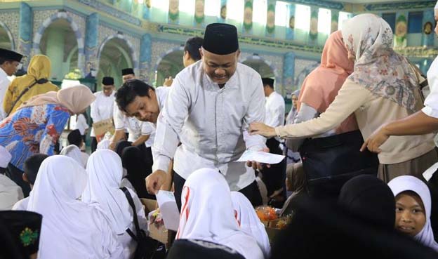 Baznas Kota Tangerang Salurkan Santunan 1445 Anak Yatim Dhuafa