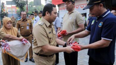 Sambut HUT RI ke-78, Arief Bagikan 1000 Bendera Merah Putih