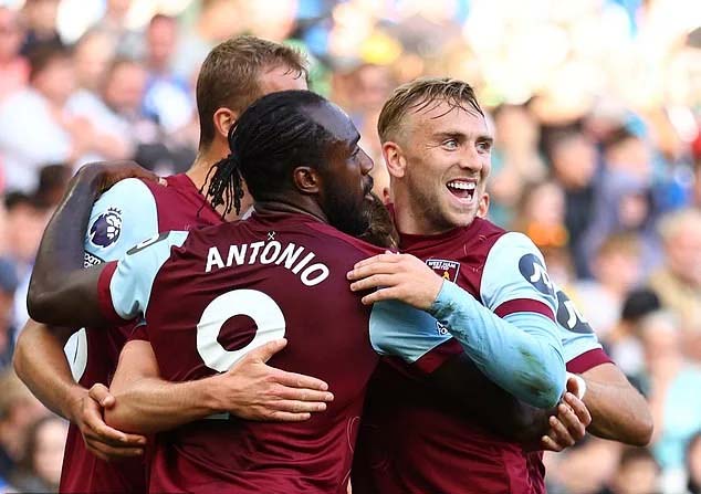 Brighton 1-3 West Ham: Hammers Berada di Puncak Klasemen Liga Premier