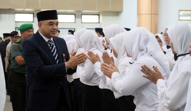 Bupati Zaki Lantik 4 Kepala Dinas dan 258 PNS Jabatan Fungsional