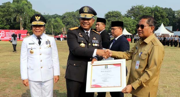 Arief Terima Penghargaan Kemenkumham, Sekda: Pelayanan Terus Ditingkatkan