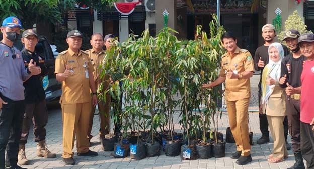 Kecamatan Jatiuwung Tanam Puluhan Pohon di Wilayah Industri