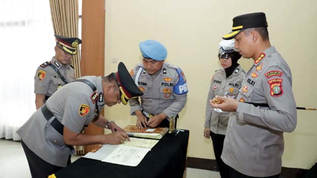 Kombes Pol Zain Pimpin Sertijab 6 PJU Polres Metro Tangerang Kota