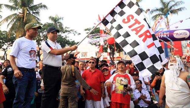 Lepas Gerak Jalan Kemerdekaan, Arief: Perkuat Kebersamaan