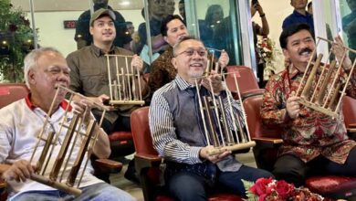 Mendag Menghadiri Pemecahan Rekor Dunia Pergelaran Angklung