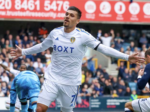 Joel Piroe Menggandakan Kemenangan Leeds Unitred di Millwall