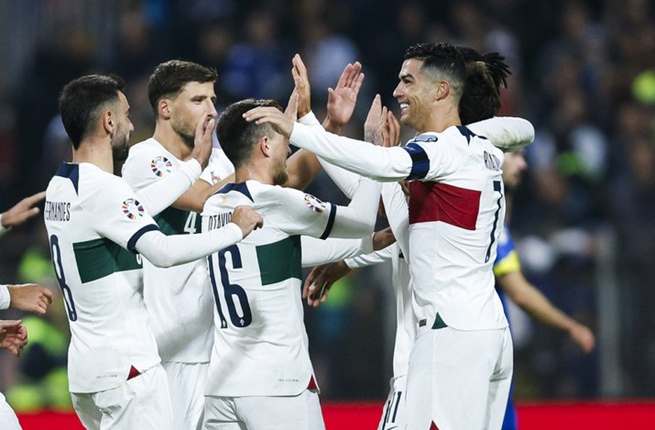 Cristiano Ronaldo Mencetak Dua Gol, Portugal Kalahkan Bosnia 5-0