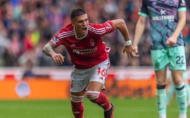 Sepuluh Pemain Nottingham Forest Menahan Imbang Brentford 1-1