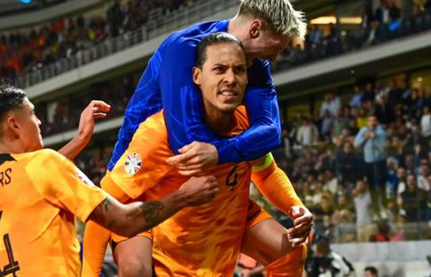 Gol Penalti Telat Virgil van Dijk Bawa Belanda Kalahkan Yunani 1-0