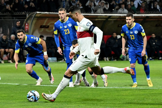 Cristiano Ronaldo Mencetak Dua Gol, Portugal Kalahkan Bosnia 5-0