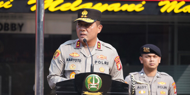 Kapolda Metro Jaya Pimpin Apel Pagi di Polrestro Tangkot