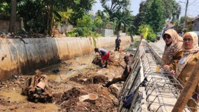 Antisipasi Banjir, Pemkot Tangerang Bangun Turap Kali Wadas Ciledug