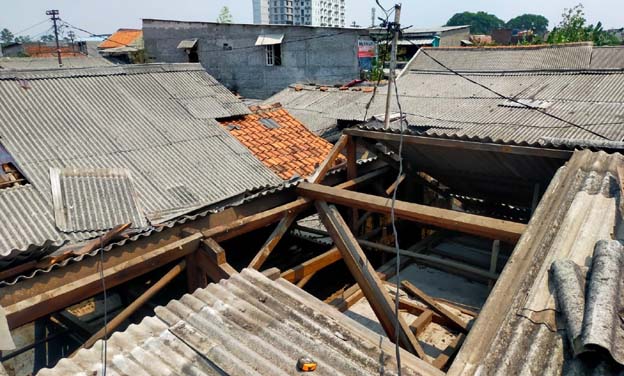 Lima Rumah di Karawaci Rusak Tertiup Angin Puting Beliung