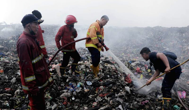 Kebakaran TPA Rawa Kucing Akhirnya Tertangani di Hari Ketiga