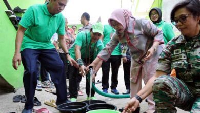 Ketua Pengadilan Tinggi Banten Salurkan Bantuan Air Bersih