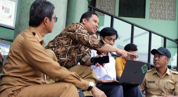 Arief Tinjau Proyek Pembangunan di Kawasan Masjid Raya Al-A'zhom