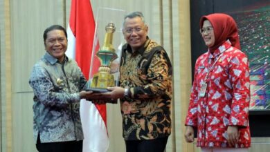 Pemkot Tangsel Raih Penghargaan Sebagai Badan Publik Informatif Terbaik se-Banten
