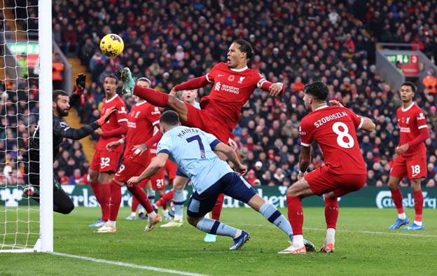 Mohamed Salah Mencetak Dua Gol Liverpool Mengalahkan Brentford 3-0