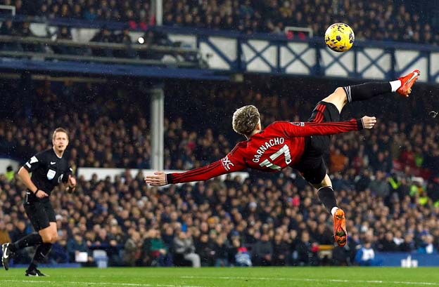 Manchester United Raih Kemenangan 3-0 Atas Everton