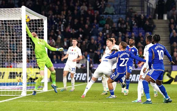 Leeds United Akhiri Kemenangan Leicester di Sky Bet Championship