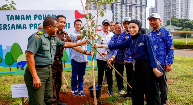 Pilar Saga Ikuti Gerakan Tanam Pohon Bersama di Bintaro