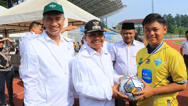 Sachrudin Lepas Tim Persikota U-17 Ikuti Piala Soeratin Tingkat Banten