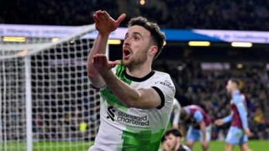 Liverpool Memuncaki Liga Premier Mengalahkan Burnley 2-0