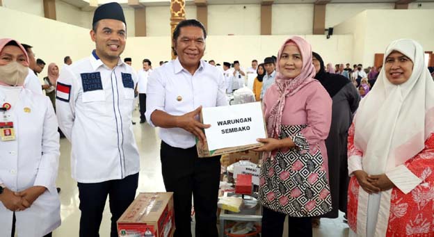 Pj Gubernur Banten Salurkan Bantuan Usaha Ekonomi Produktif